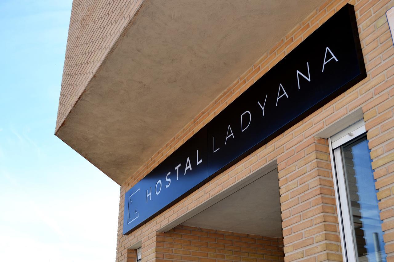 Hostal Lady Ana Maria Collado Villalba Eksteriør billede